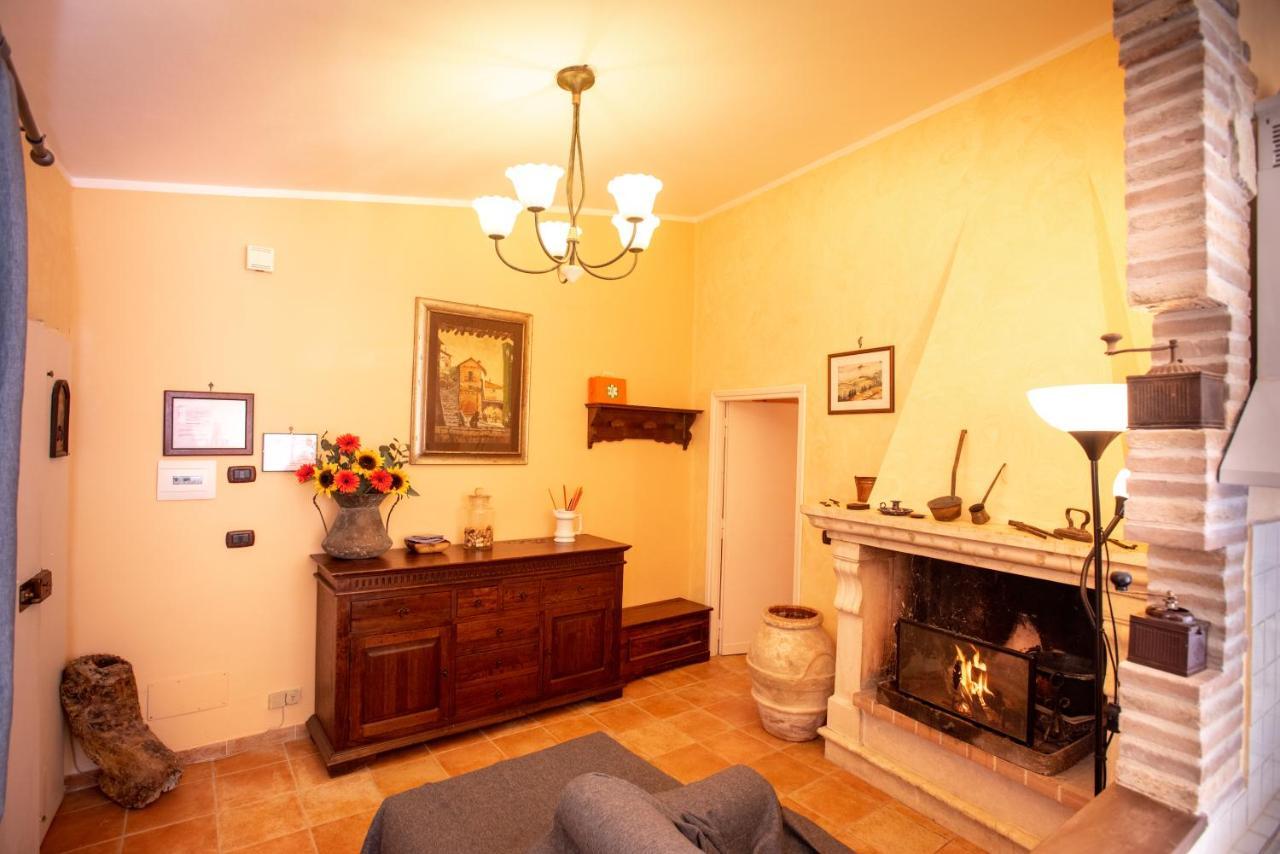 Relax Nell' Antico Borgo Villa Casperia Eksteriør bilde
