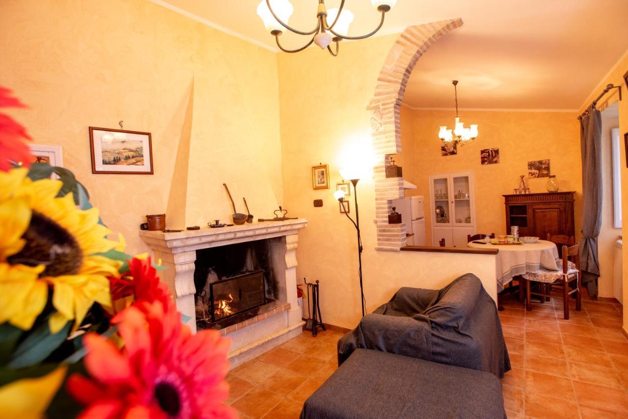 Relax Nell' Antico Borgo Villa Casperia Eksteriør bilde