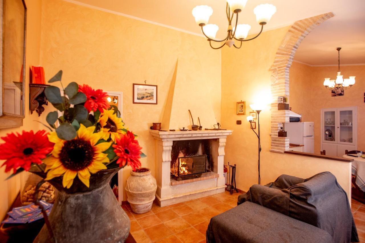 Relax Nell' Antico Borgo Villa Casperia Eksteriør bilde