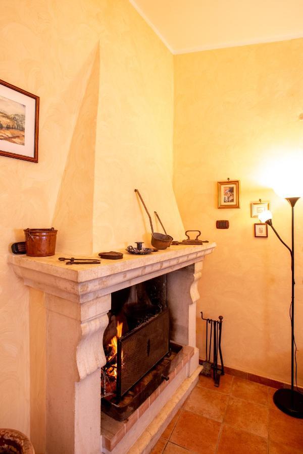Relax Nell' Antico Borgo Villa Casperia Eksteriør bilde